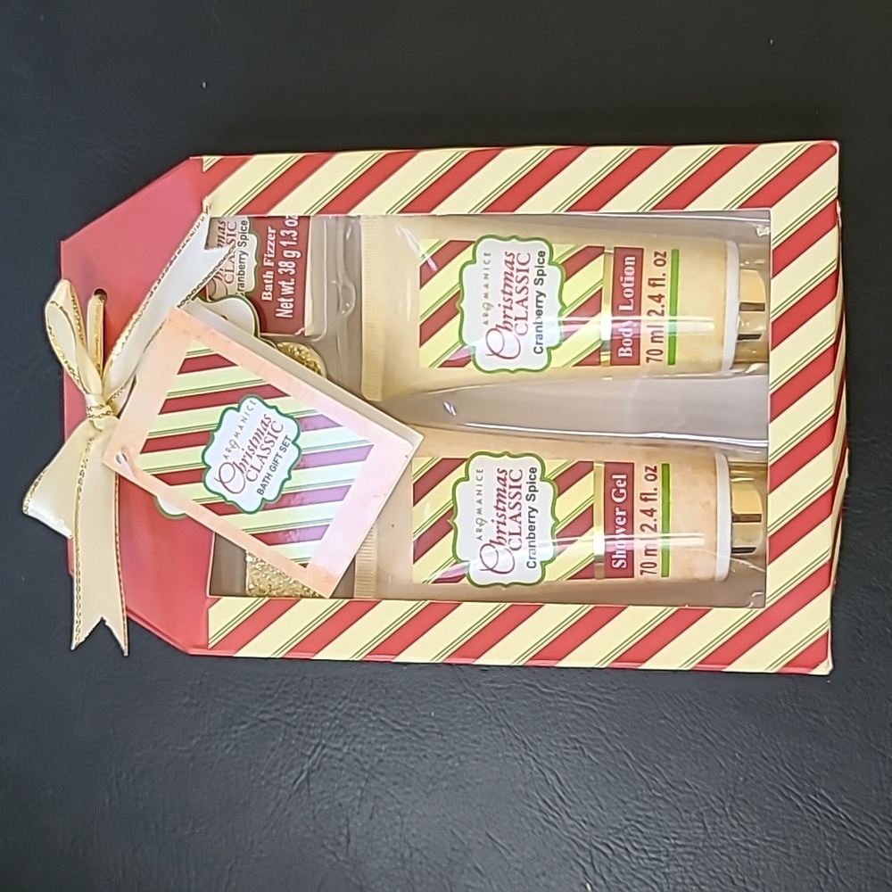 Aromanice Christmas Classic Bath Gift Set